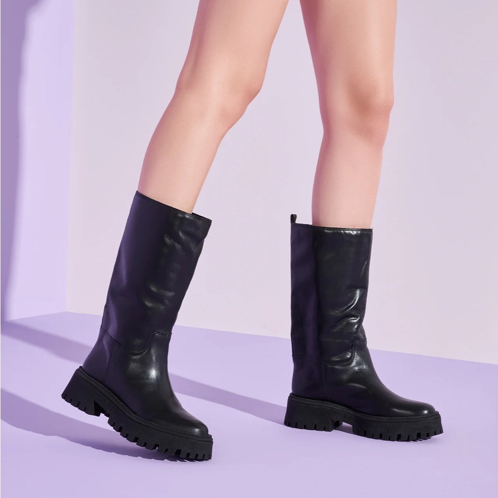 Arezzo Black real Leather under the Knee Boots size 8 wide calf